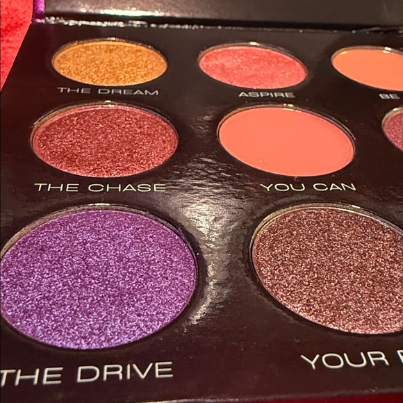 WOW POSHMARK - Authentic Sydney Grace  Pan Eyeshadow Palette - Picture 9 of 14